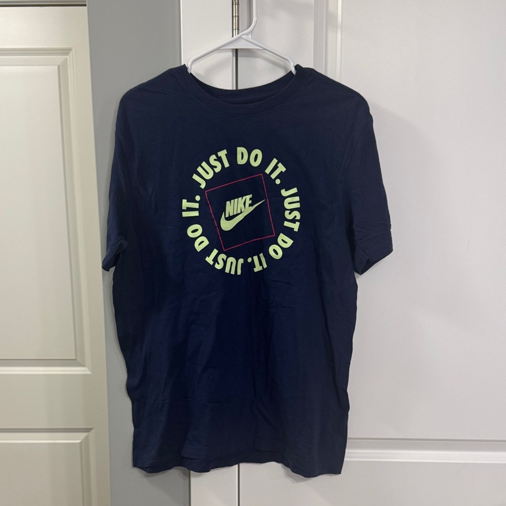 Men’s Nike Navy T-Shirt with Logo